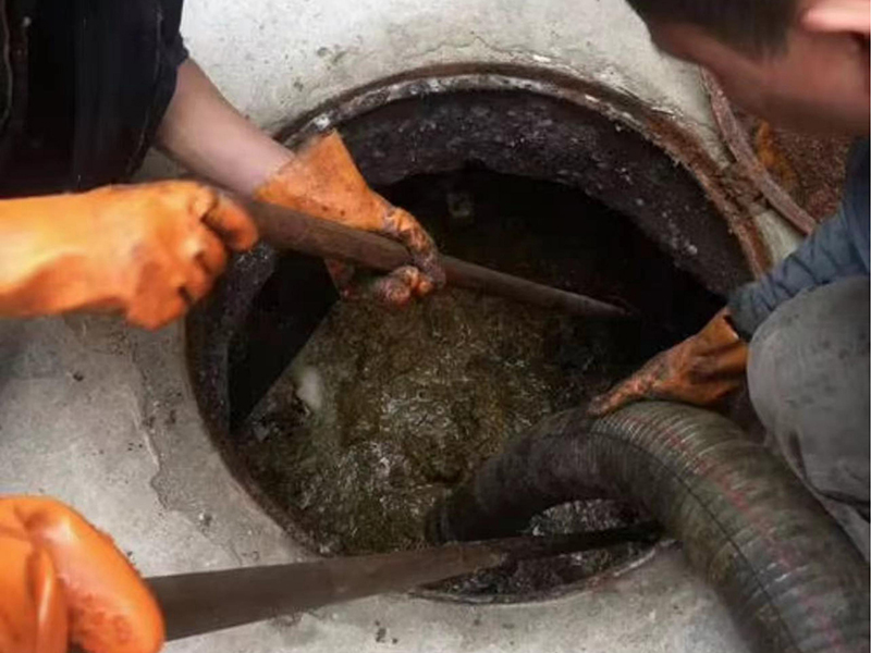 德化清理化粪池时如何避免沼气的危害?